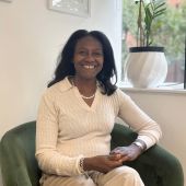 Dr Jacky McLeod