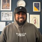 <div class="uk-background-default uk-flex uk-flex-middle uk-flex-center uk-flex-column"><i class="uk-text-muted" uk-icon="user"></i>Gavin</div>